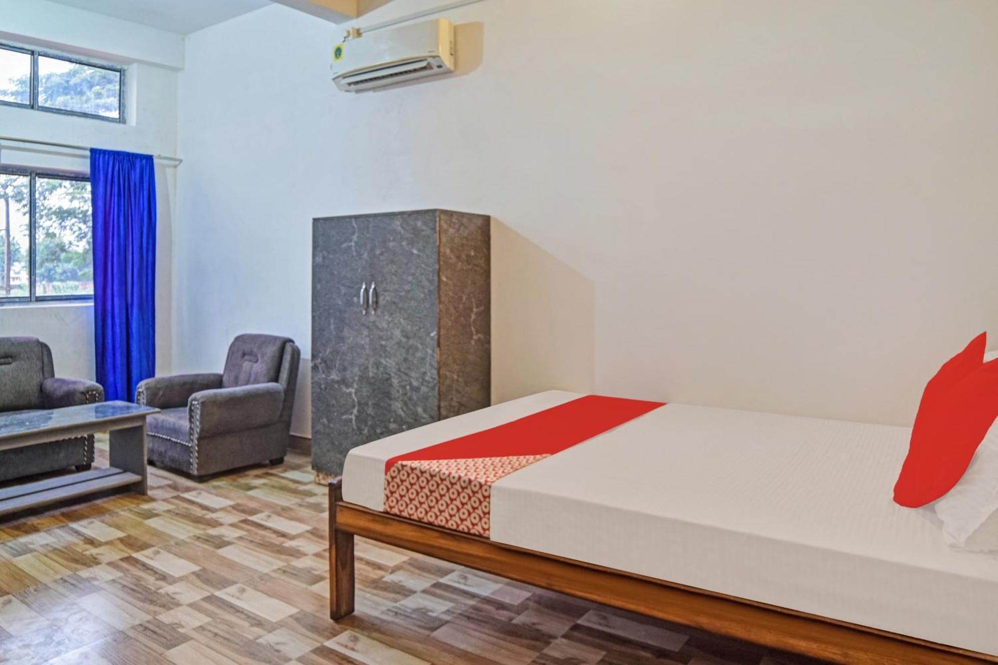 Spot On Jp Guest House Kaharpara 外观 照片