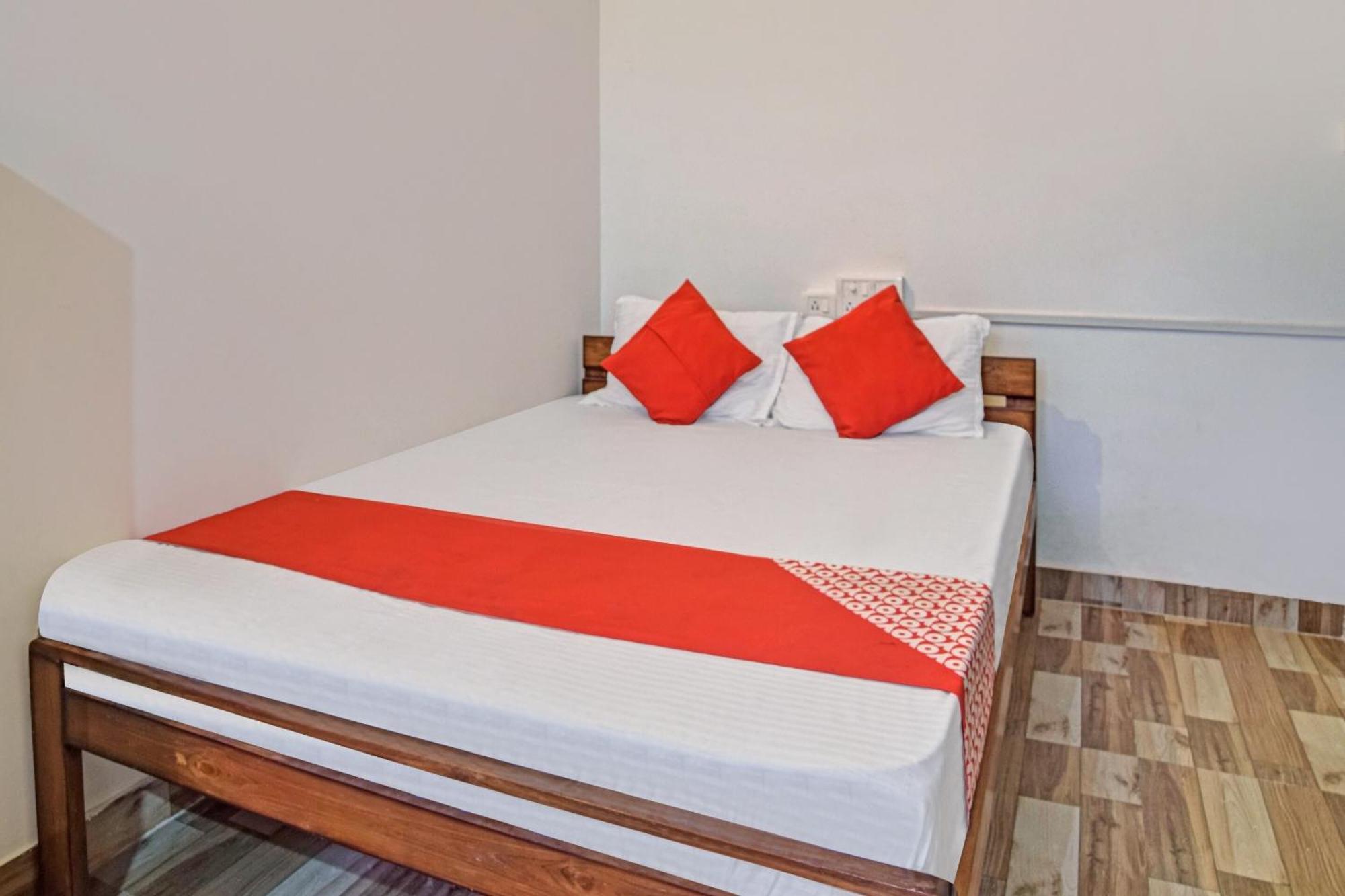 Spot On Jp Guest House Kaharpara 外观 照片